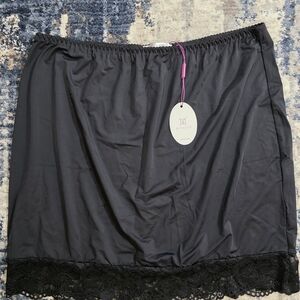 Black Lace Hem Slip Skirt